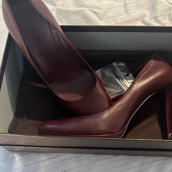 Authentic Gucci Nappa Charlotte Scarlatto Pumps - Picture 8 of 13